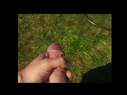 ❤️ Hottie si fa scopare a figa rosa è cums cun un squirt in un giardinu d'estate ❤️❌ Pornografia dura à co.courseclass.ru ❌️❤