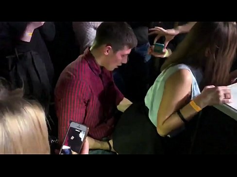 ❤️ Sessu reale in una discoteca russa. Una ragazza russa di 18 anni in l'anu è a vagina scopata in una discoteca ❤️❌ Pornografia dura à co.courseclass.ru ❌️❤